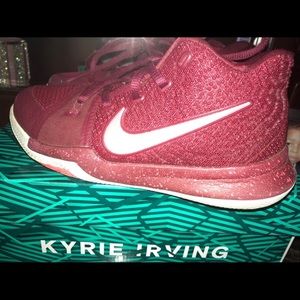 Little boys kyries size 3y